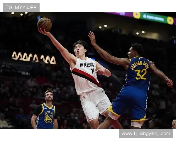 爵士强势迎战开拓者双方新星对决引爆全场焦点大战