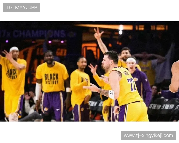 2015年湖人与骑士的巅峰对决回顾与精彩瞬间分析