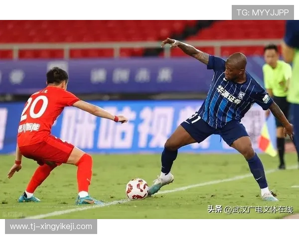 2017年上海申花与天津泰达激战成名的精彩对决回顾与分析