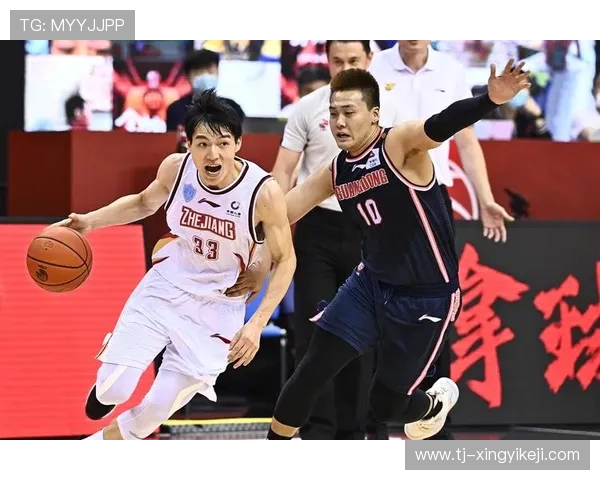 东莞银行队与广东队激战正酣谁能在这场对决中笑到最后