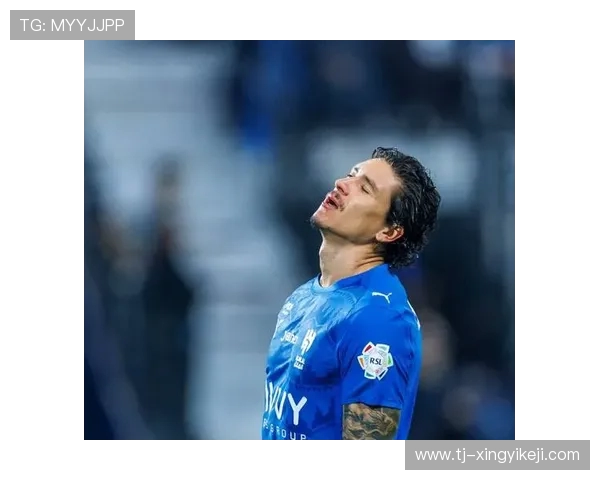 努涅斯在赛季中展现出色表现引发球迷热议与媒体关注 努涅斯在赛季中展现出色表现引发球迷热议与媒体关注