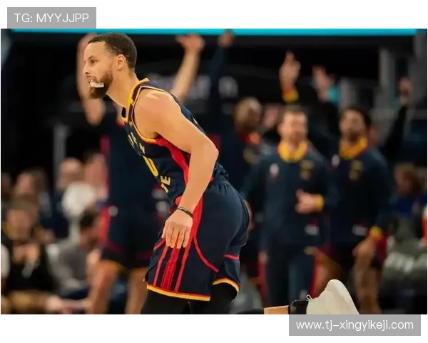 勇士库里对决雷霆全力以赴展现篮球魅力的精彩之战 勇士库里对决雷霆全力以赴展现篮球魅力的精彩之战